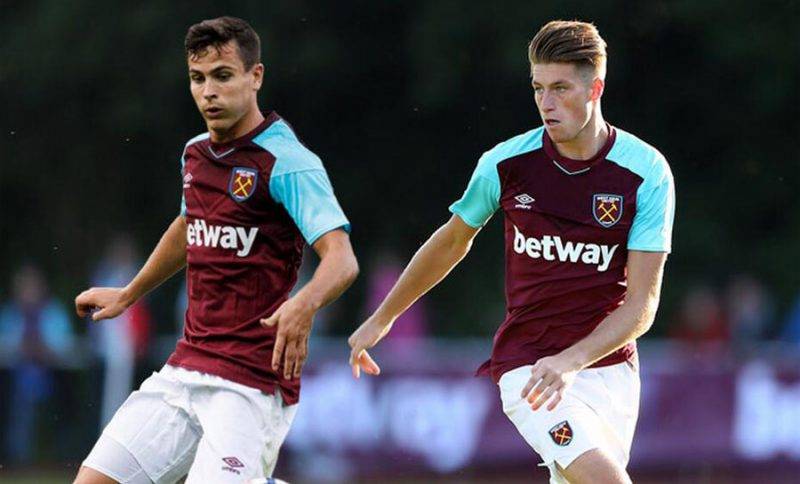 伊恩-赖特喷女足欧冠场地：让姑娘们在这样的球场比赛，真是耻辱.